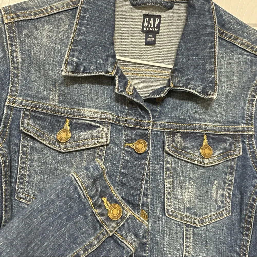 GAP Blue Jean Jacket Medium Wash Classic Style